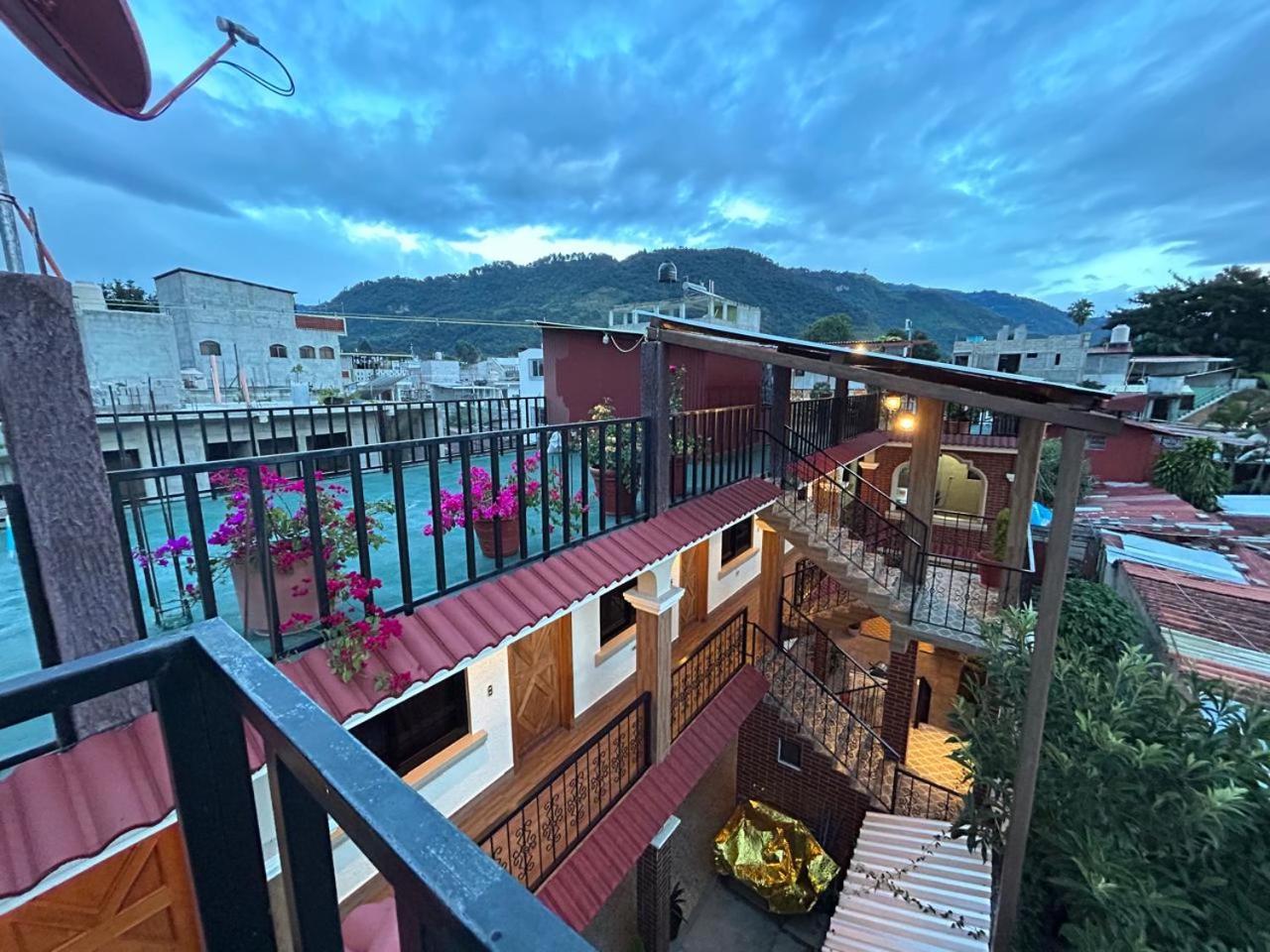 Posada Don Miguel Panajachel Bagian luar foto