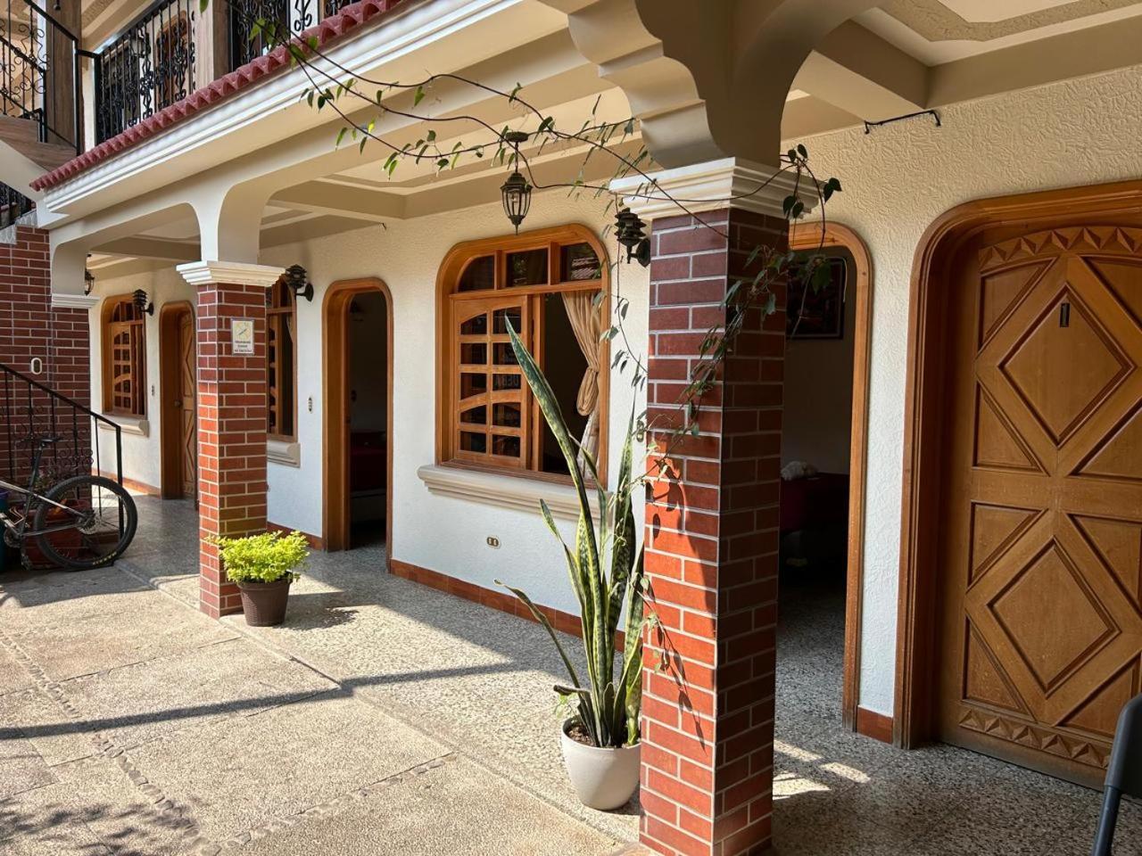 Posada Don Miguel Panajachel Bagian luar foto