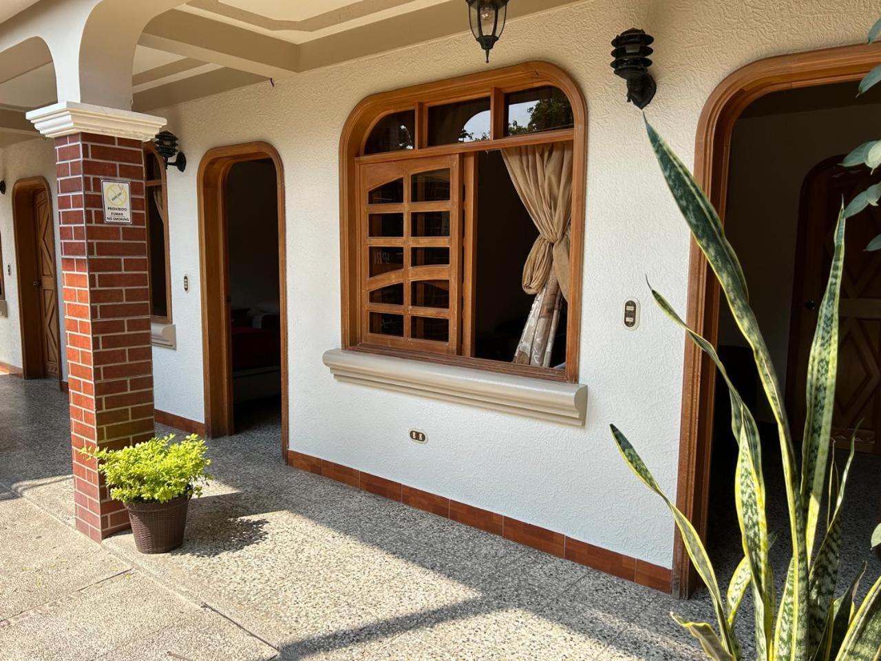 Posada Don Miguel Panajachel Bagian luar foto