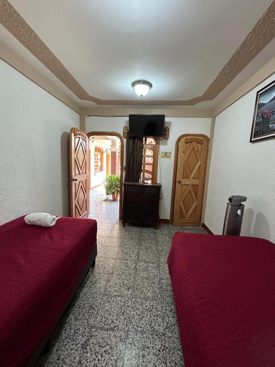Posada Don Miguel Panajachel Bagian luar foto